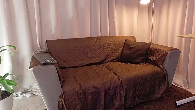 YuliethPetite online show from October 2025 04:11:02 AM