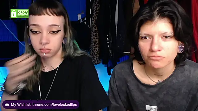 Snapshot of lovelockedlips chatting on June 2026 12:43:02 PM lovelockedlips online show from June 2026 12:43:02 PM