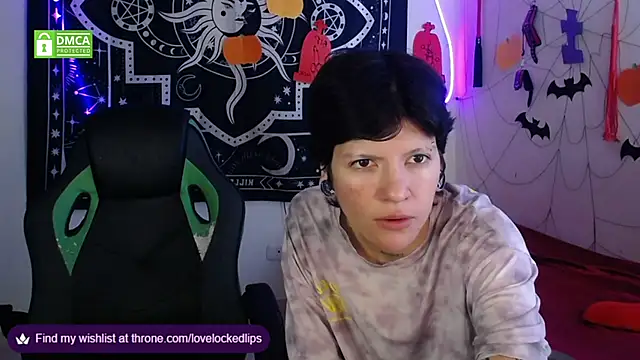 lovelockedlips online show from October 2025 06:41:02 PM