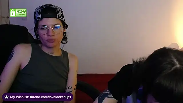 lovelockedlips online show from April 2026 05:09:01 AM