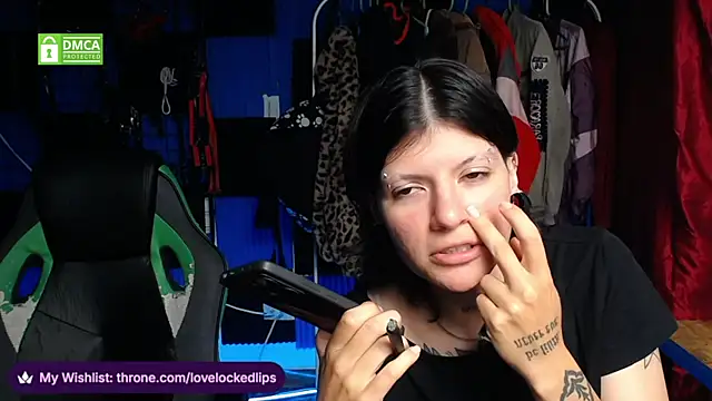 Snapshot of lovelockedlips chatting on June 2026 07:48:02 PM lovelockedlips online show from June 2026 07:48:02 PM