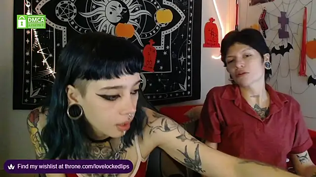 lovelockedlips online show from October 2025 03:51:02 AM