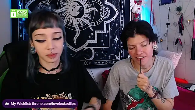 lovelockedlips online show from December 2025 08:00:01 PM