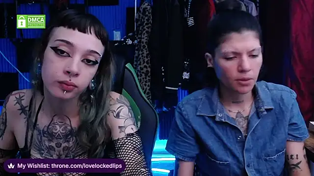Snapshot of lovelockedlips chatting on June 2026 10:33:01 PM lovelockedlips online show from June 2026 10:33:01 PM