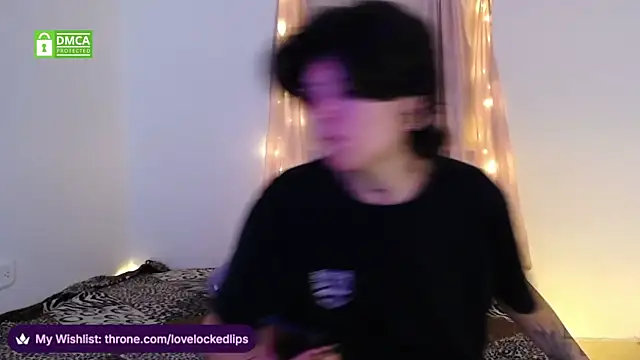 lovelockedlips online show from March 2026 10:32:01 PM