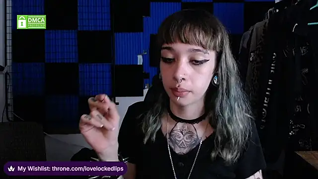 lovelockedlips online show from May 2026 01:21:02 AM