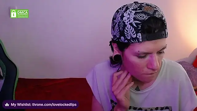 lovelockedlips online show from April 2026 08:38:01 PM