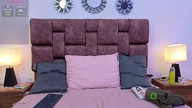 Lili Opal online show from February 2026 12:13:02 PM