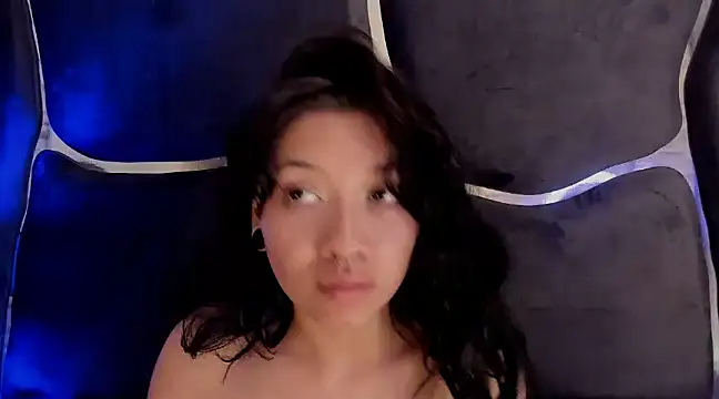 LauryAndNarem69 online show from March 2025 10:26:02 PM