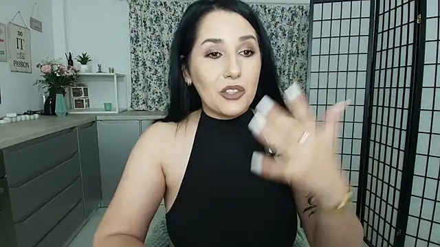 missdyaa online show from June 2026 11:28:01 PM
