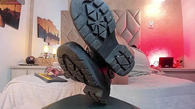 kailinmoonx online show from March 2026 12:36:01 PM