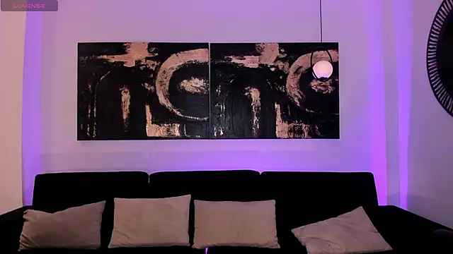 Snapshot of CandaseRussell chatting on November 2025 08:02:01 PM CandaseRussell online show from November 2025 08:02:01 PM