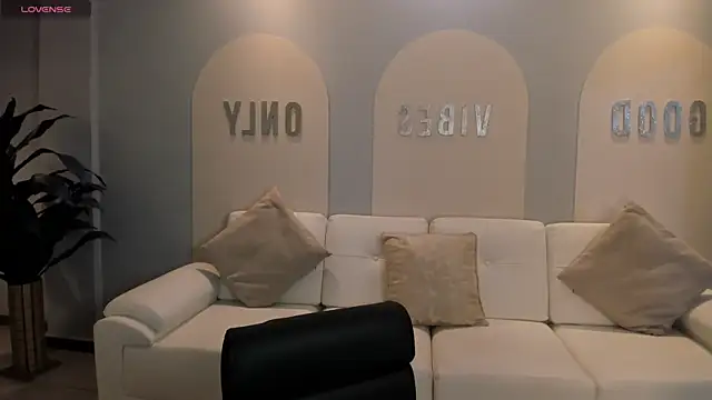 AmaliaCrus online show from November 2025 08:42:02 PM