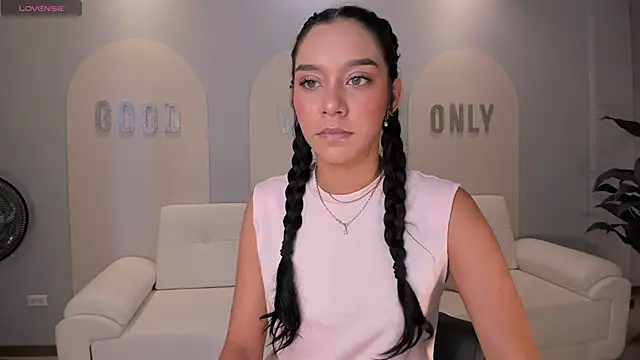 AmaliaCrus online show from November 2025 08:23:02 PM