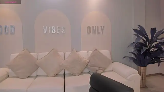 AmaliaCrus online show from November 2025 08:02:01 PM