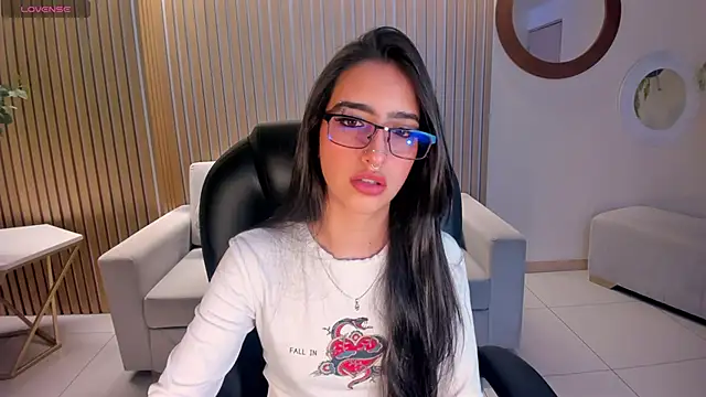 LarisaSmirnov online show from October 2025 04:45:02 AM