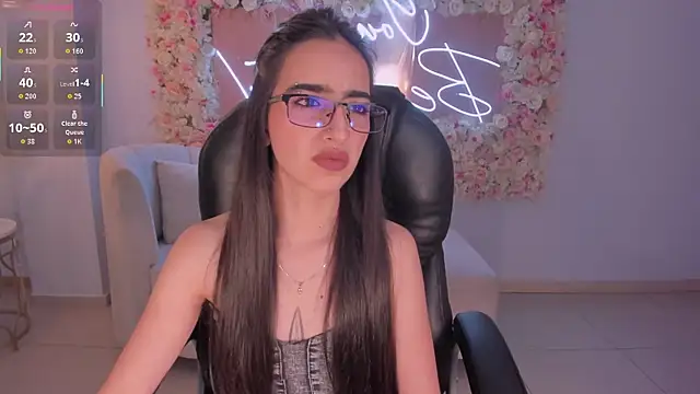 LarisaSmirnov online show from November 2025 04:45:01 AM