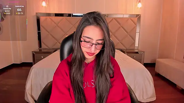 Snapshot of LarisaSmirnov chatting on January 2026 04:19:02 AM LarisaSmirnov online show from January 2026 04:19:02 AM