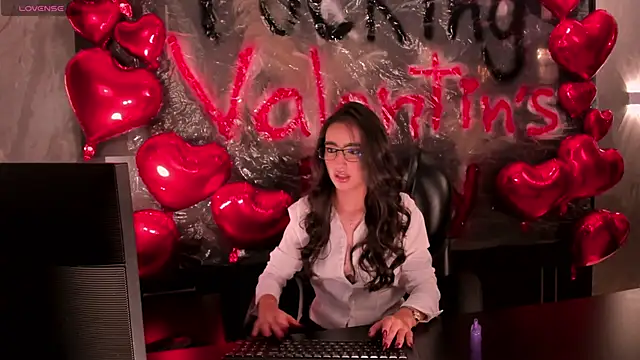 Snapshot of LarisaSmirnov chatting on February 2026 04:45:02 AM LarisaSmirnov online show from February 2026 04:45:02 AM