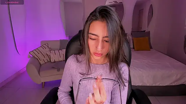 LarisaSmirnov online show from December 2025 03:40:02 AM