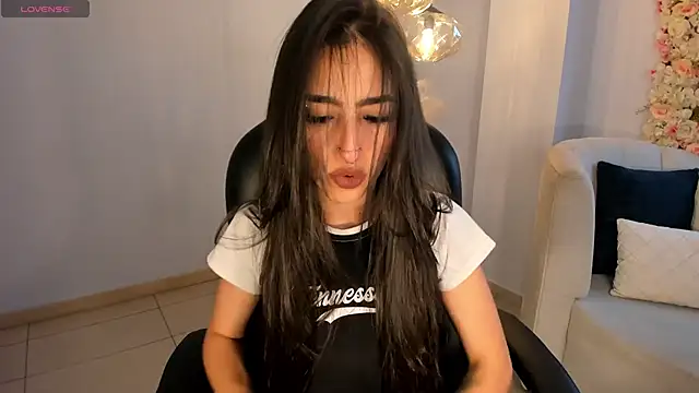 LarisaSmirnov online show from November 2025 04:27:02 AM