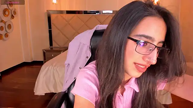 Snapshot of LarisaSmirnov chatting on December 2025 04:06:02 AM LarisaSmirnov online show from December 2025 04:06:02 AM