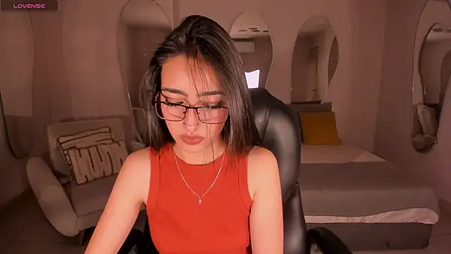 LarisaSmirnov online show from November 2025 03:43:01 AM