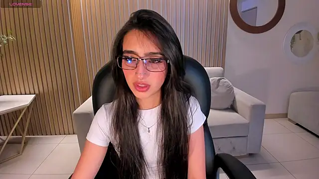 LarisaSmirnov online show from October 2025 04:44:02 AM