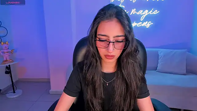 LarisaSmirnov online show from October 2025 04:38:01 AM