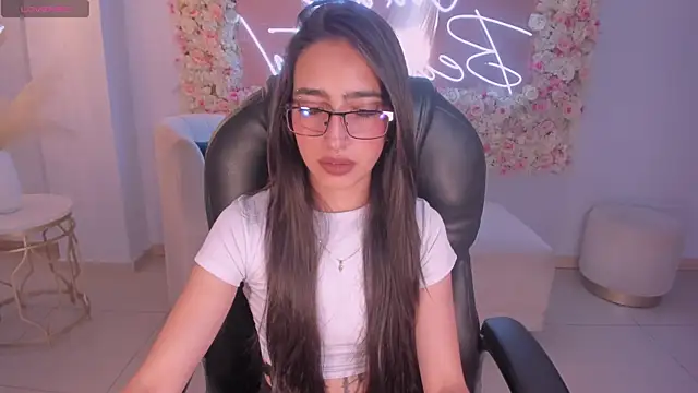 LarisaSmirnov online show from November 2025 05:19:02 AM