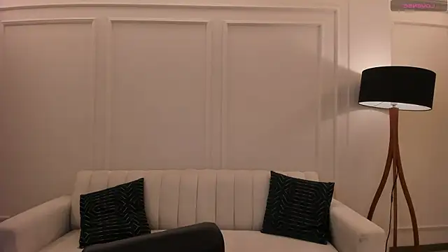 MaiaCollins online show from September 2025 06:20:01 PM