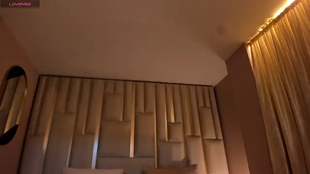 MaiaCollins online show from September 2025 06:24:01 PM