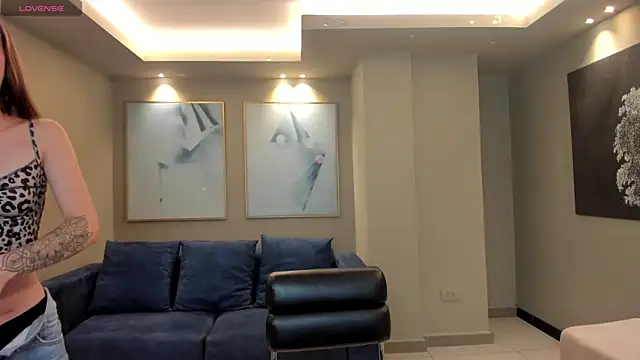 Snapshot of MaiaCollins chatting on December 2025 06:23:02 PM MaiaCollins online show from December 2025 06:23:02 PM