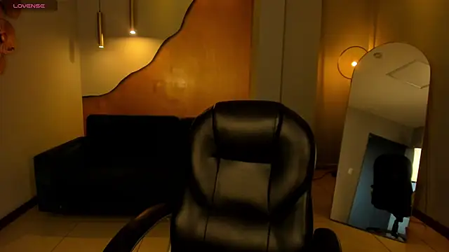 MaiaCollins online show from October 2025 06:23:02 PM