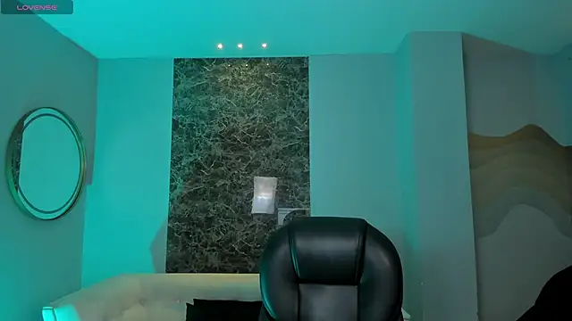 MaiaCollins online show from November 2025 08:14:01 PM