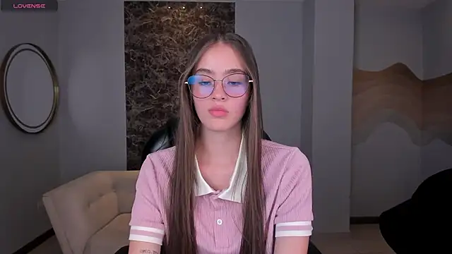 MaiaCollins online show from October 2025 05:25:02 PM