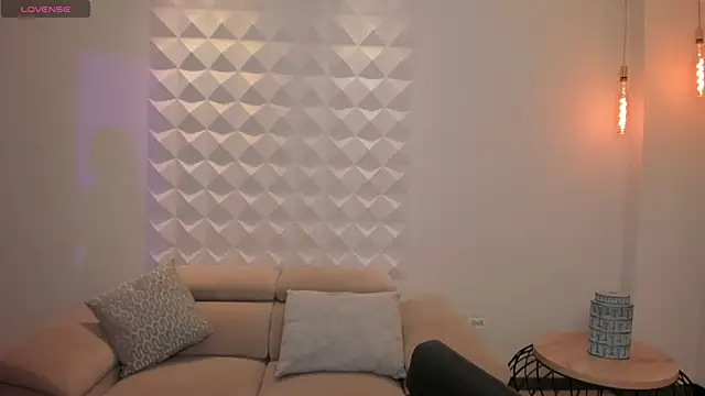 MaiaCollins online show from October 2025 01:01:01 PM