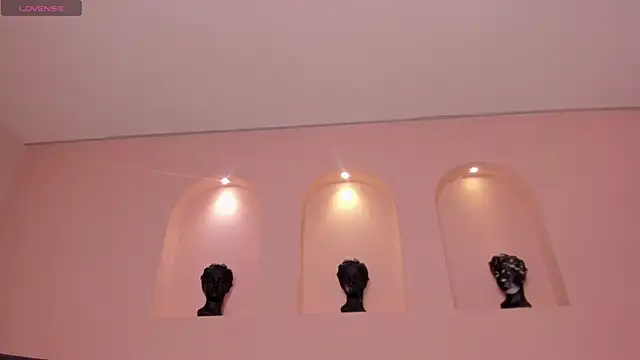 MaiaCollins online show from November 2025 04:19:02 PM