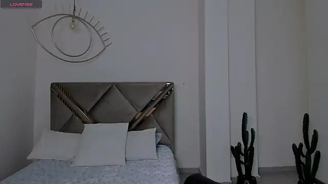 Snapshot of MaiaCollins chatting on February 2026 05:41:01 PM MaiaCollins online show from February 2026 05:41:01 PM