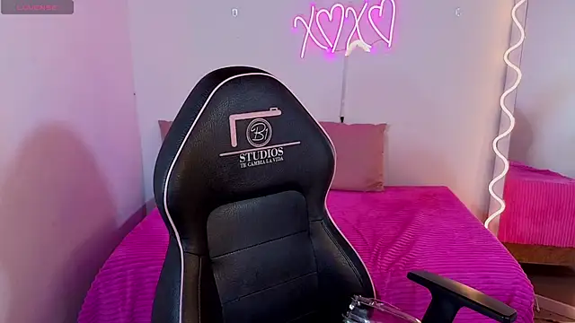 Malory tay1 online show from November 2025 07:14:02 PM