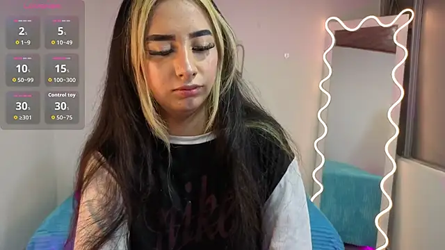 Malory tay1 online show from December 2025 07:20:01 PM