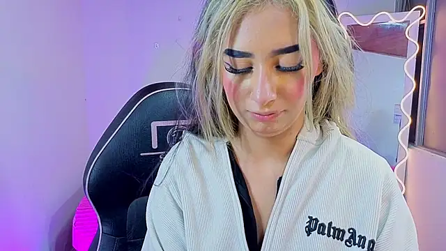 Malory tay1 online show from November 2025 07:02:02 PM