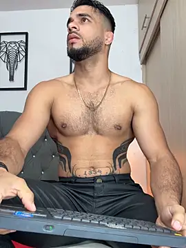 Maximiliano ford online show from October 2025 10:38:01 AM
