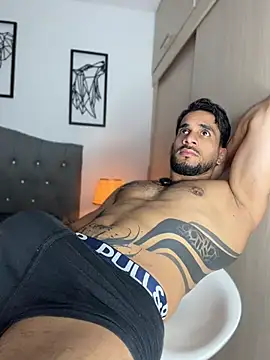Maximiliano ford online show from July 2026 12:02:01 PM
