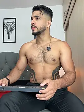 Maximiliano ford online show from November 2025 10:41:02 AM