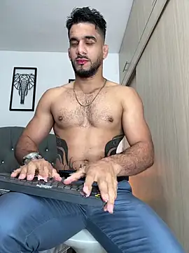 Maximiliano ford online show from September 2025 10:43:02 AM