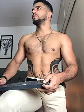 Maximiliano ford online show from October 2025 09:45:02 AM