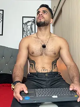 Maximiliano ford online show from December 2025 10:16:01 PM