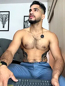 Maximiliano ford online show from November 2025 10:42:02 AM