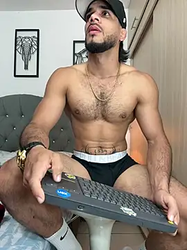 Maximiliano ford online show from March 2025 09:45:01 AM